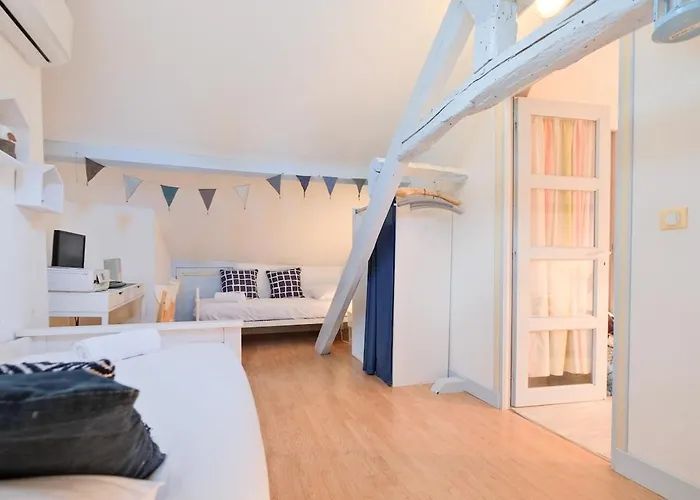 Semesterbostad La Renardiere Proissans